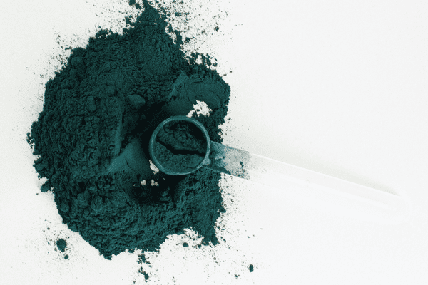 Spiruline bienfaits posologie : le guide complet pour bien l’utiliser